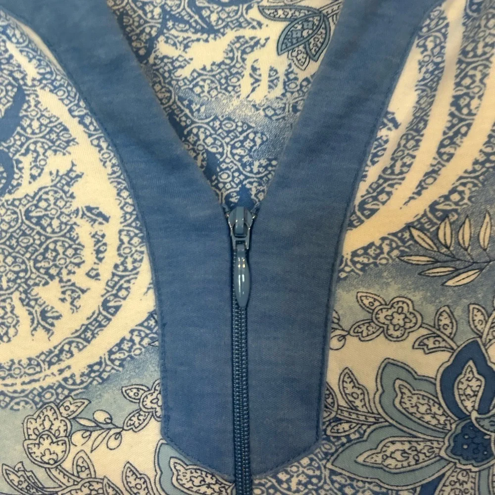 Miss Elaine Relax Blue and White Paisley Floral Zip House Coat Medium